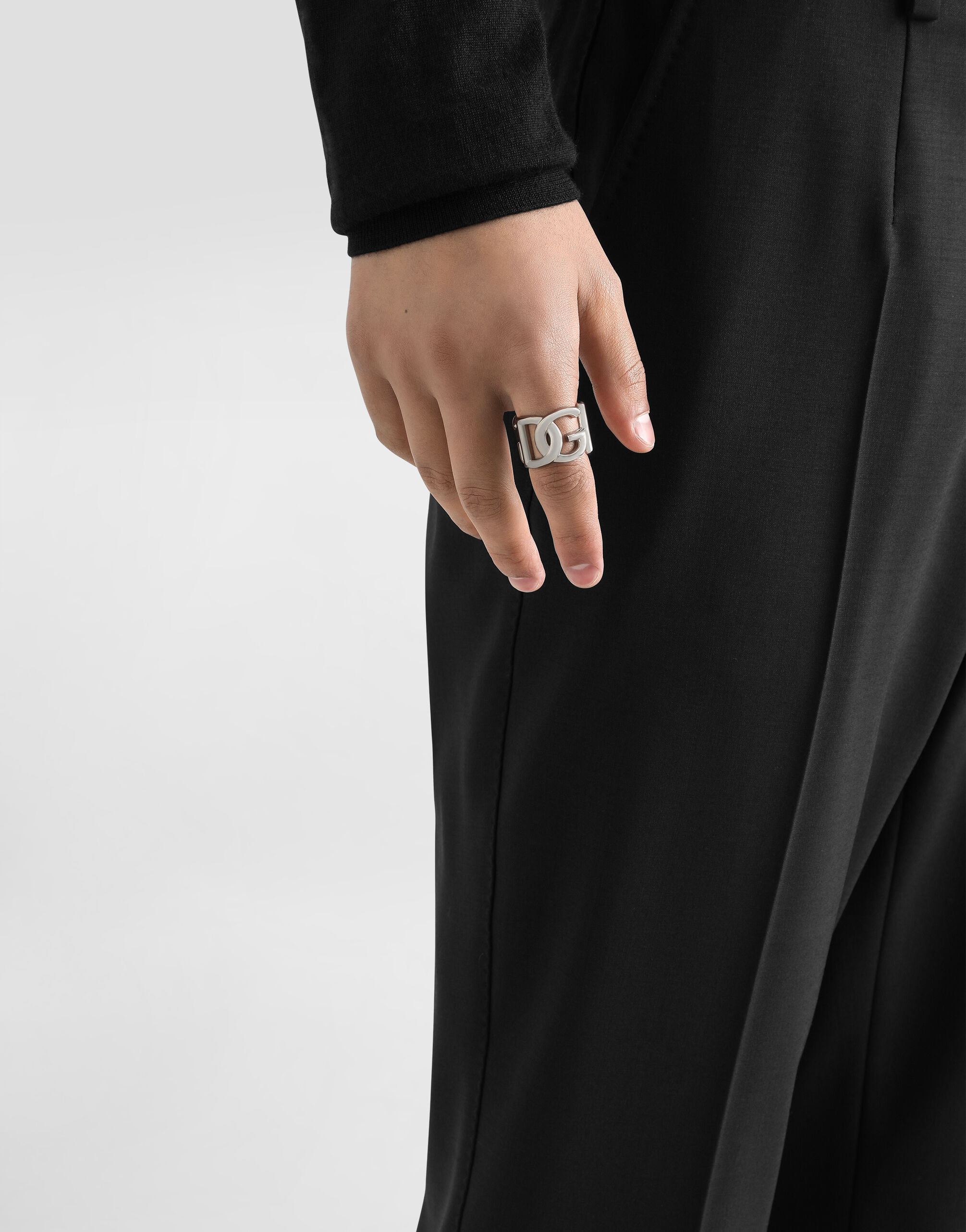 シルバーのメンズ リング DGロゴ | Dolce&Gabbana®