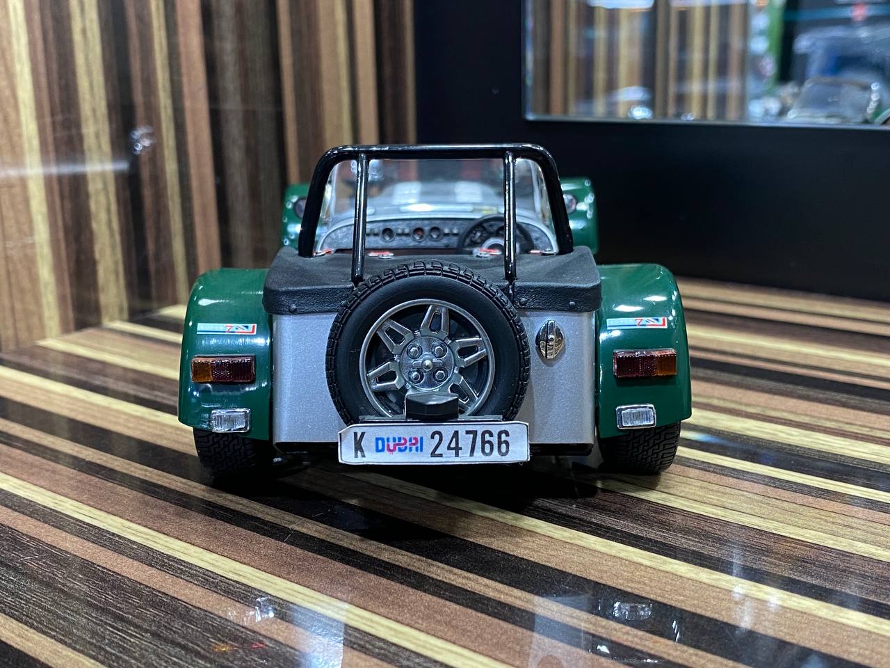 1/18 Diecast Caterham Super Seven Cycle Fender Green Kyosho Model