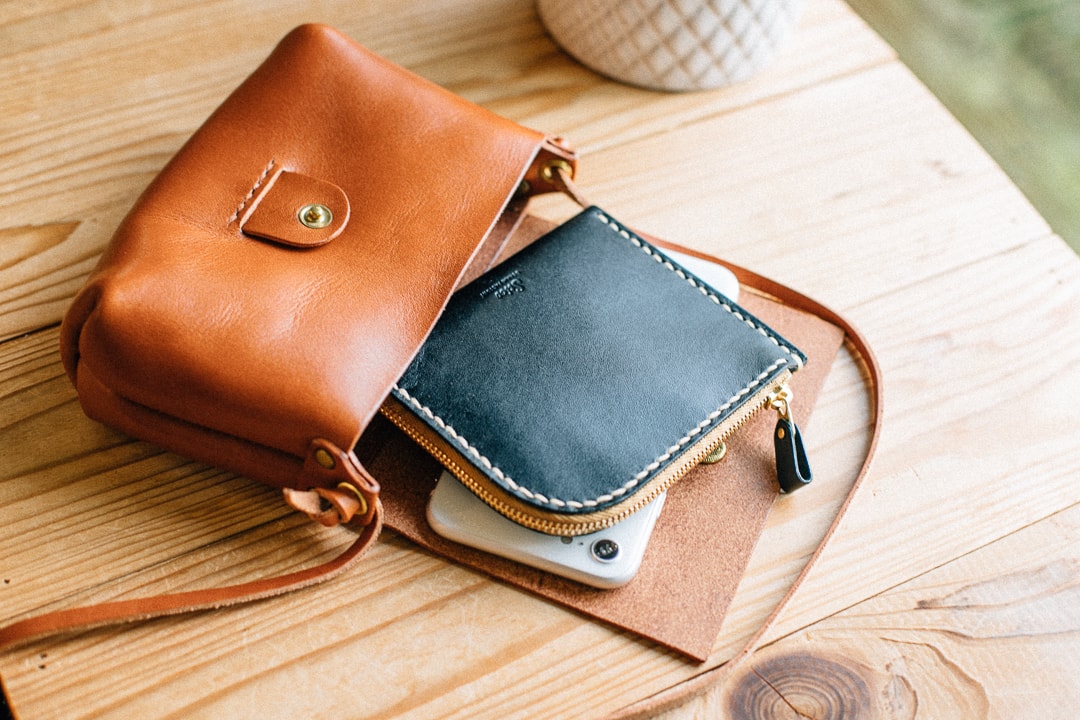 コンパクトなラウンドファスナー財布 | | 革小物のDuram Online Shop