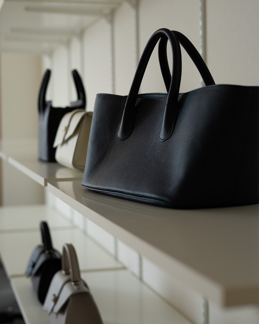 和装”にも”合う上質レザーバッグの決定版 – SHOJIFUJITA新作5点