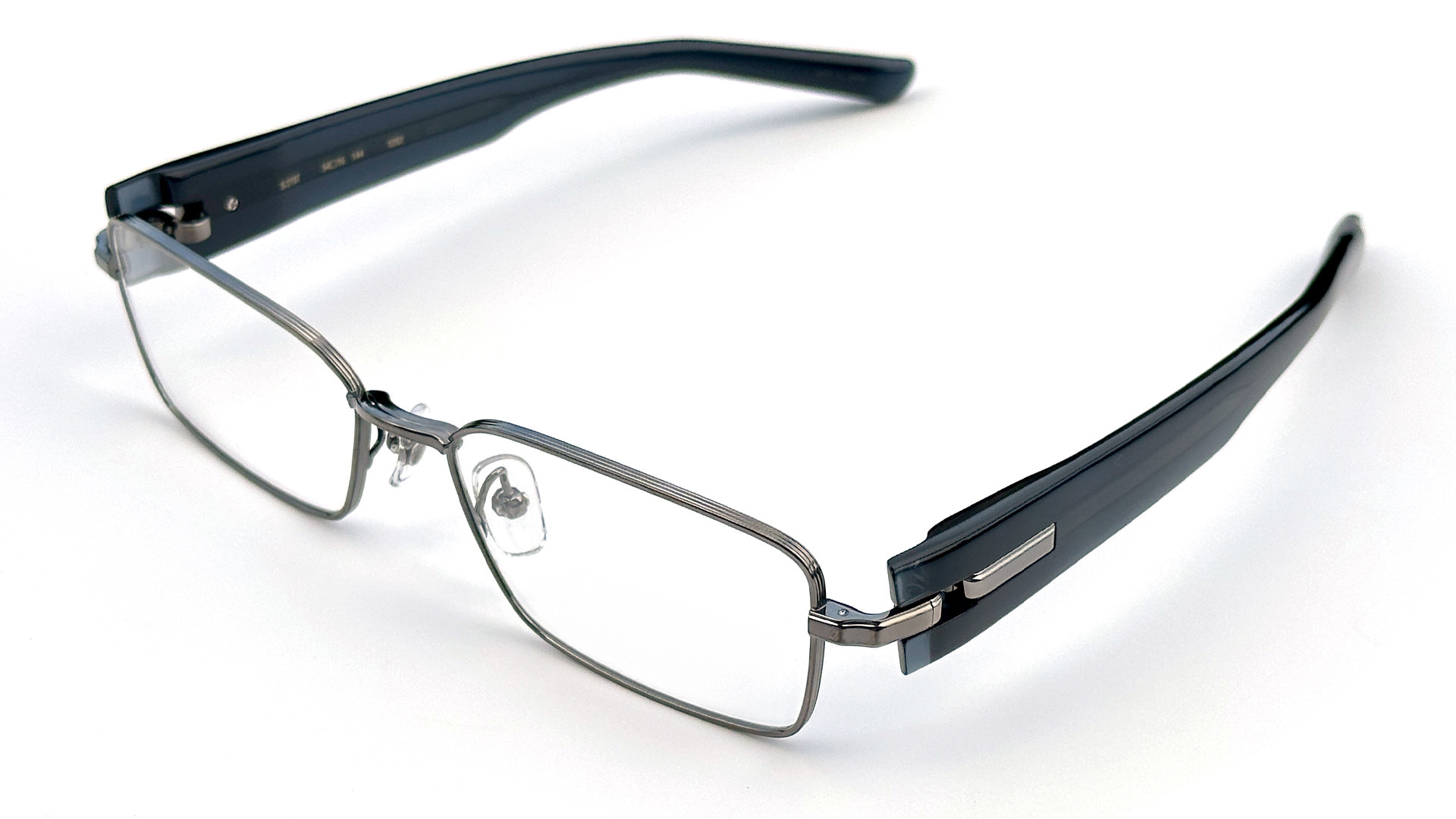 存在感抜群の幅広テンプルを採用した新作眼鏡フレーム！ 999.9「S-276T