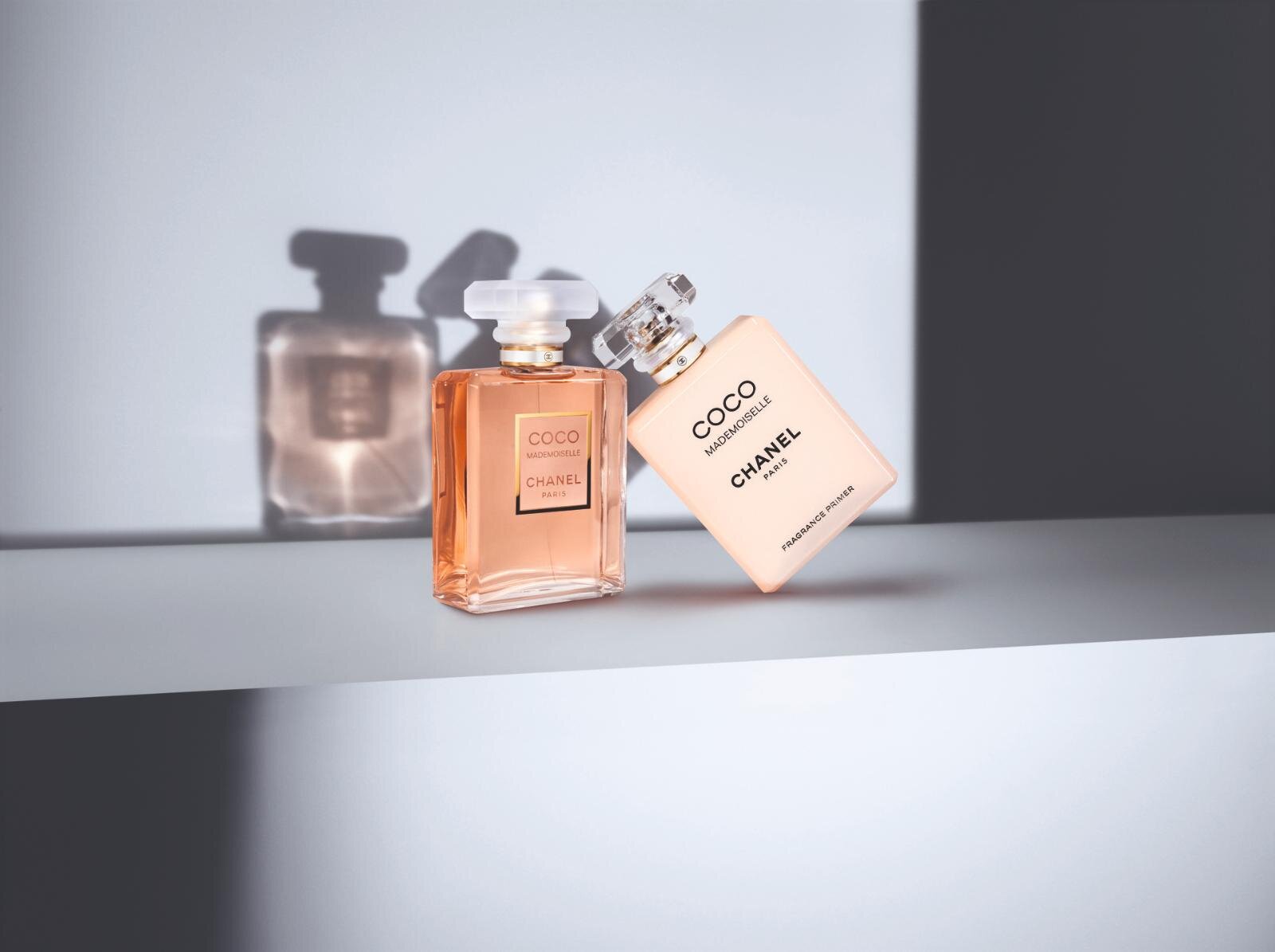 シャネル25年秋コスメ、“フレグランスの下地”として使う「ココ