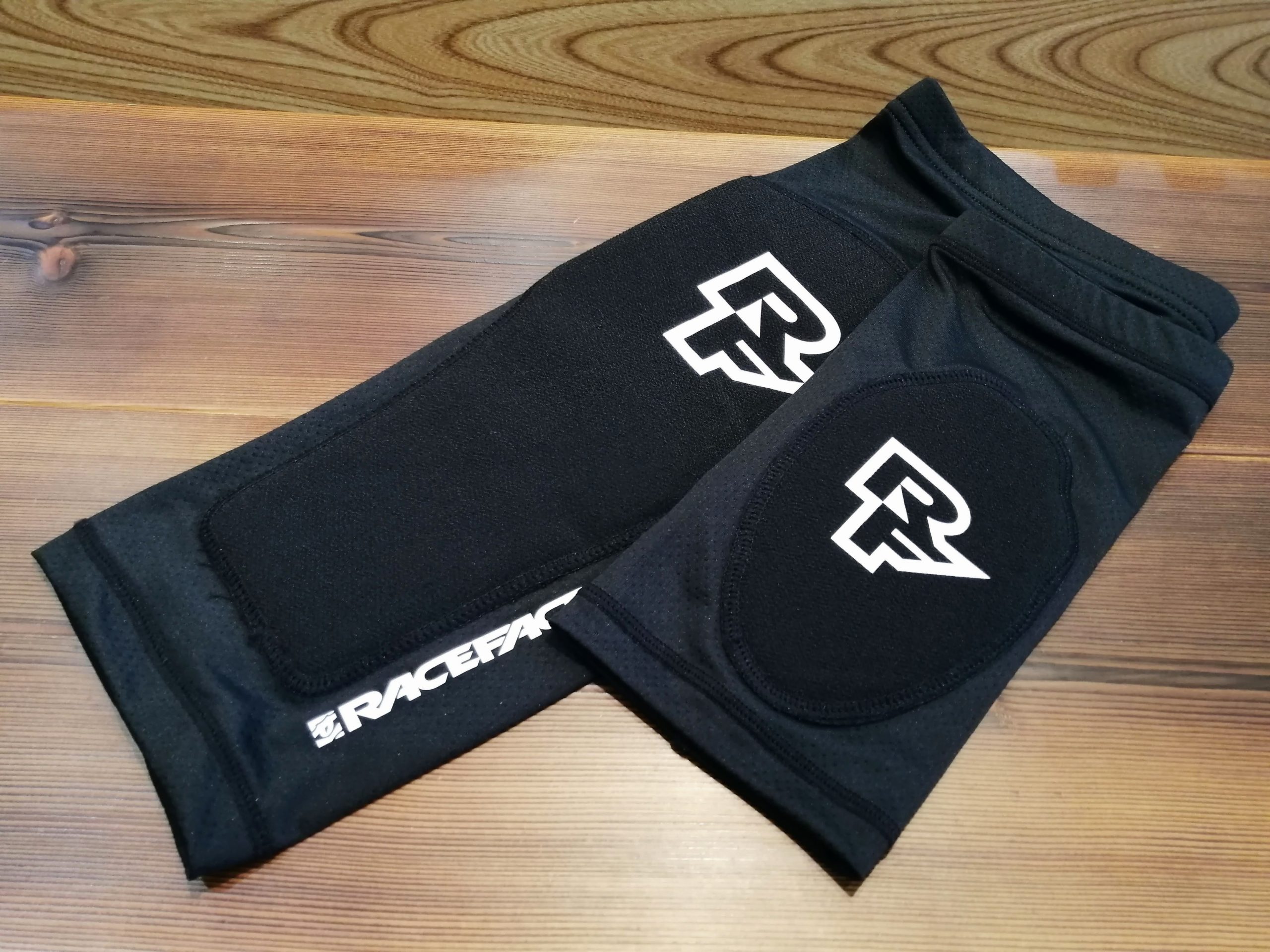 激し過ぎないMTBerのためのRACEFACEプロテクター「CHARGE」 | 風魔横浜