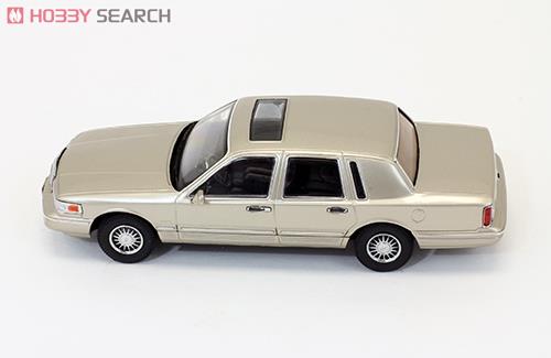 リンカーン タウンカー (1996) シャンパン (ミニカー) - ホビーサーチ