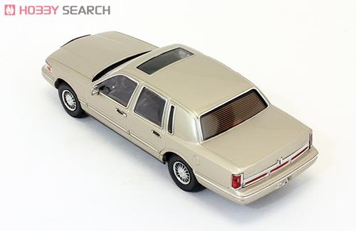 リンカーン タウンカー (1996) シャンパン (ミニカー) - ホビーサーチ