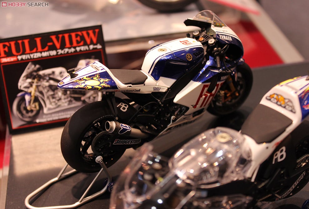 フルビュー ヤマハ YZR-M1 `09 フィアット ヤマハチーム (プラモデル