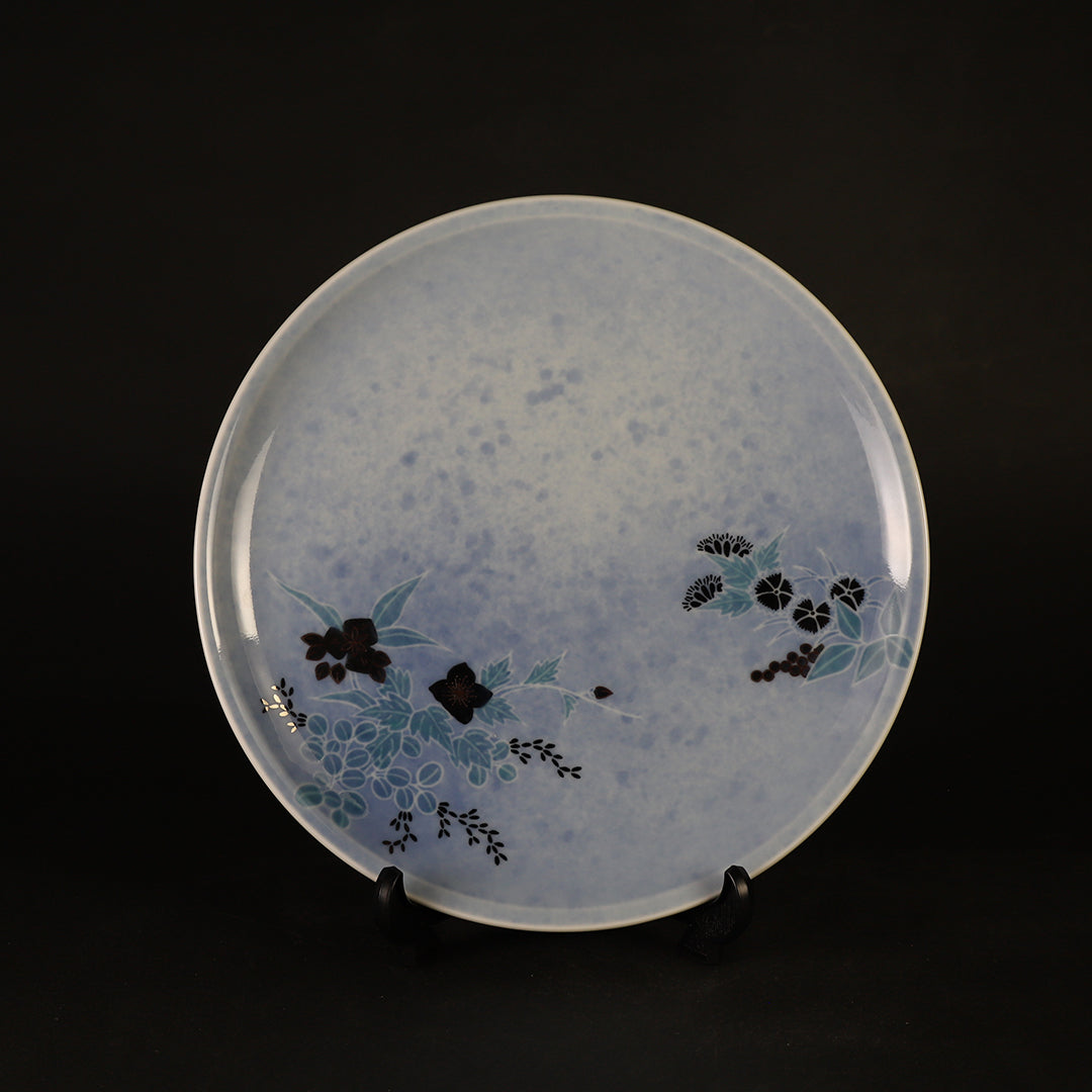 十四代今泉今右衛門 作 色絵吹墨墨はじき草花文皿 – ギャラリー一番館