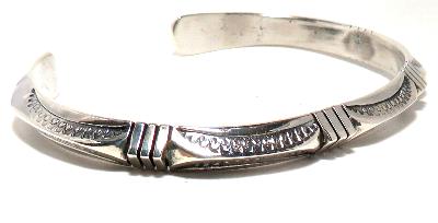 インディアンジュエリー シルバーブレスレット・バングル