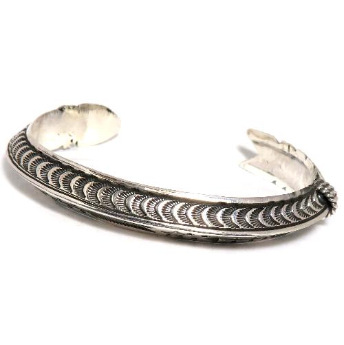 インディアンジュエリー バングル ナバホ族のブレスレット シルバー