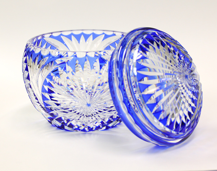 江戸切子 蓋物＜菊花紋＞ | カガミクリスタル