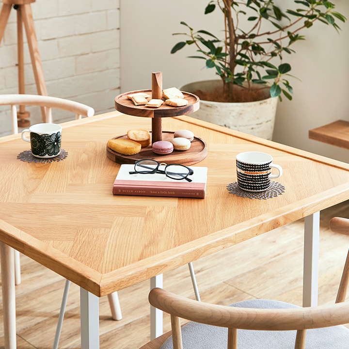 ヘリンボーン天板 ダイニングテーブル Grammy(グラミー) 幅80cmの通販