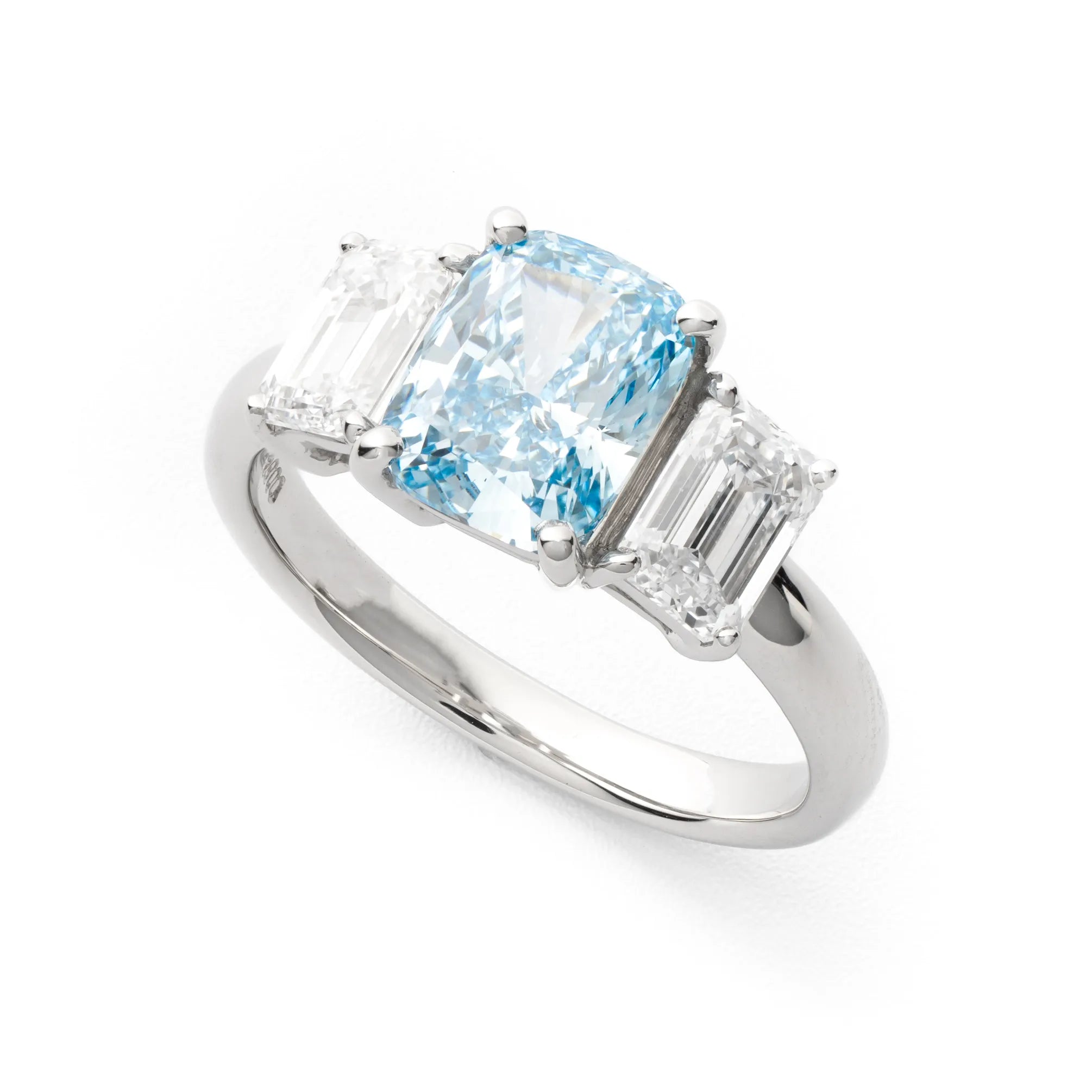 Labofllie ブルーダイヤモンド | 京セラジュエリー オンラインストア