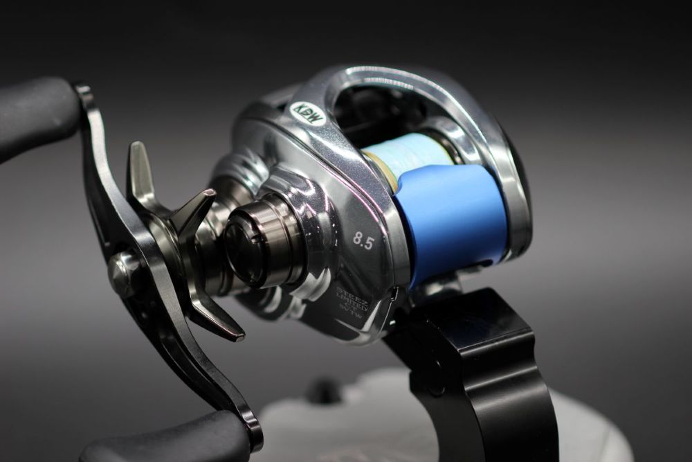 カケヅカデザインワークス】ダイワ用 パーミングクラッチ 25スティーズ