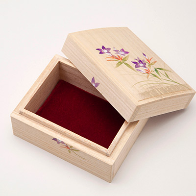 花暦絵入り小箱 〈10月 りんどう〉 ｜ 桐箱・京都 堀川五条 - 株式会社