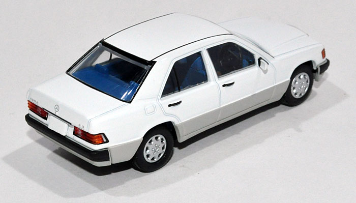 トミカリミテッド ヴィンテージ ネオ メルセデス ベンツ 190E 2.3 (白