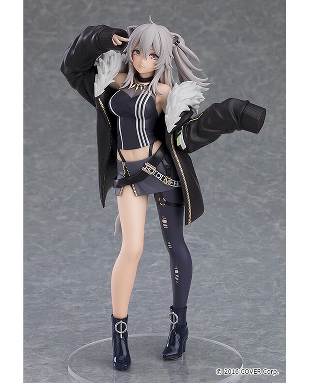 引き締まったお腹とスラリと伸びた足が素晴らしい！ホロライブ・獅白