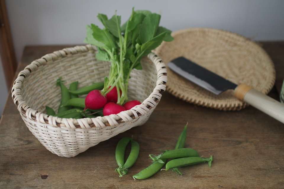 マタタビの足付きざる - ウェブショップ - jokogumo - よこぐも
