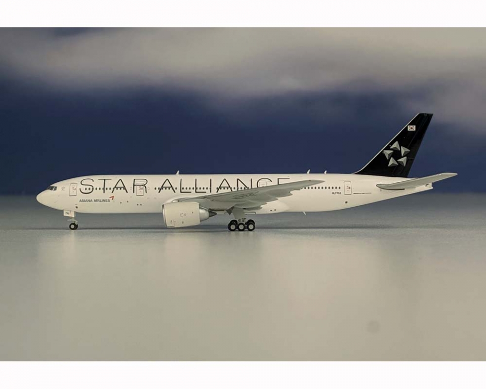 00100lPORTRAIT_00100_BURST2019