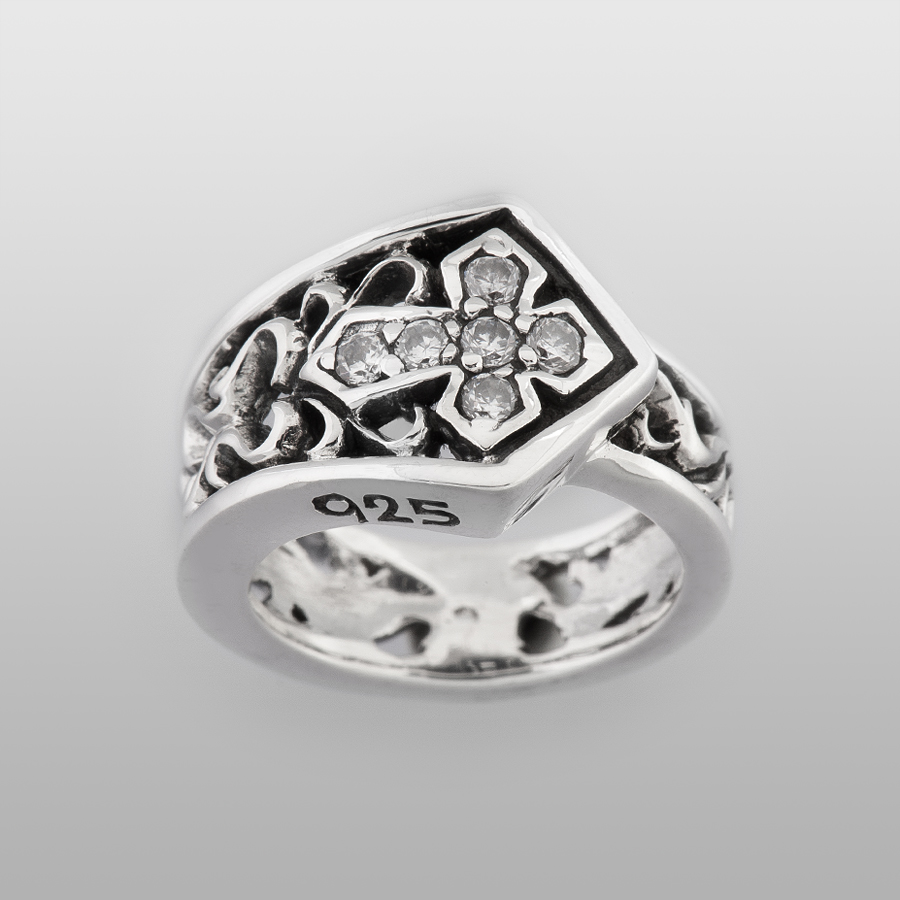 クロスベルト（ジルコニア） | リング by Anonymous | Online Boutique