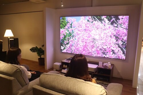 迫力の音と映像で非日常を味わう 本格ホームシアターを体験！｜LIVING