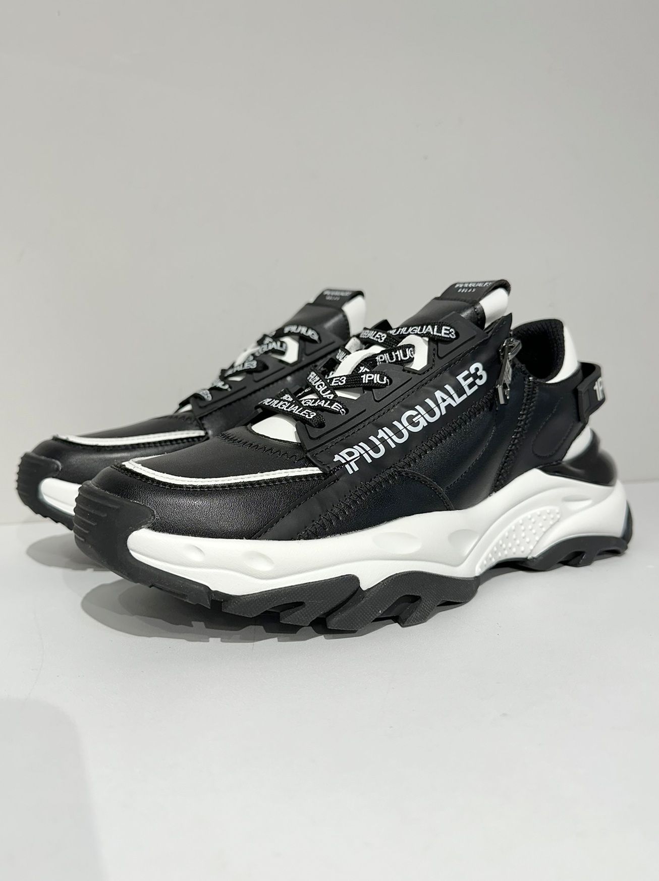 1PIU1UGUALE3 RELAX - ジップロゴスポーツスニーカー / usx-24017