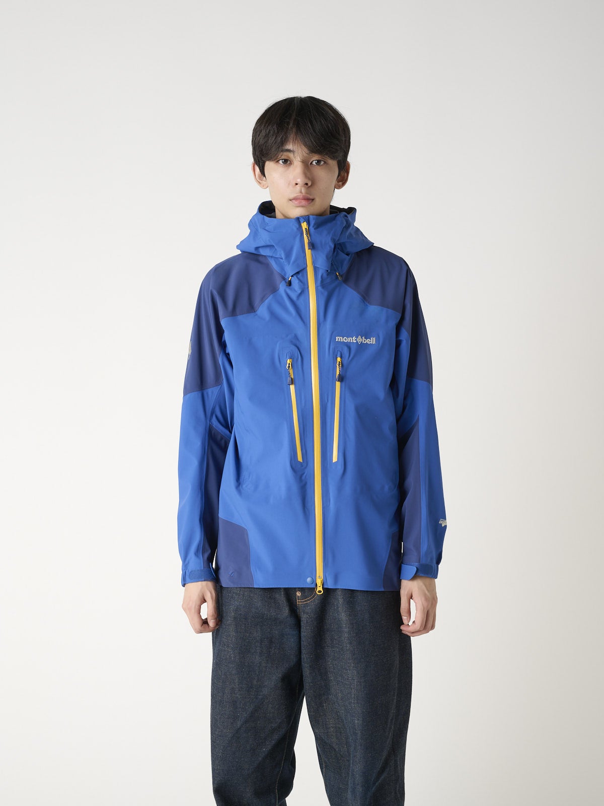 モンベル」の今買えば春まで使える“新作シェルジャケット”5着を徹底