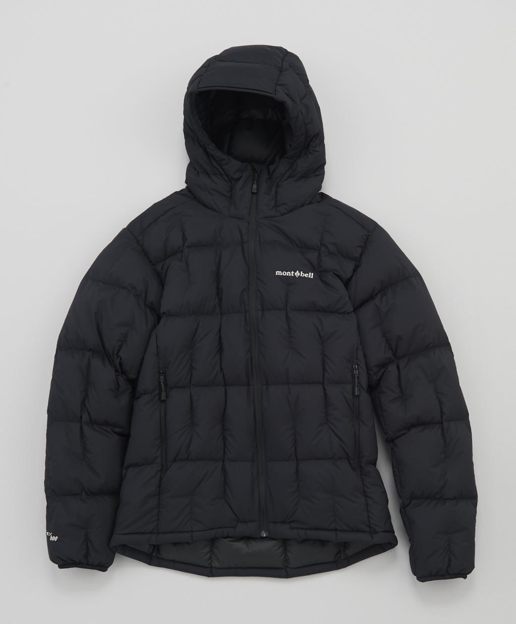 モンベル」のいま買うべきコスパ最高“黒ダウン”7選。1万円台