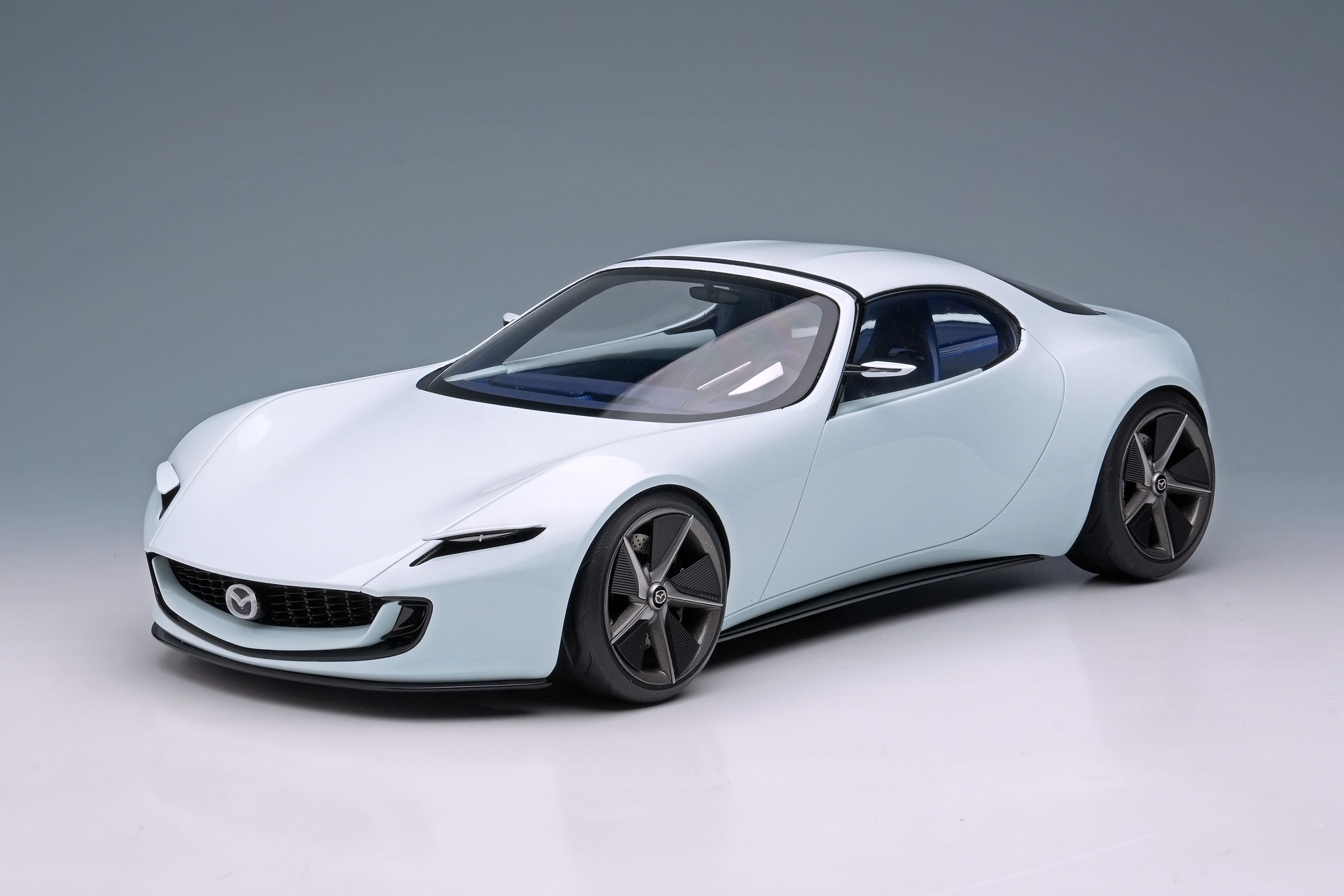 MAZDA ICONIC SP モデルカー 1/18