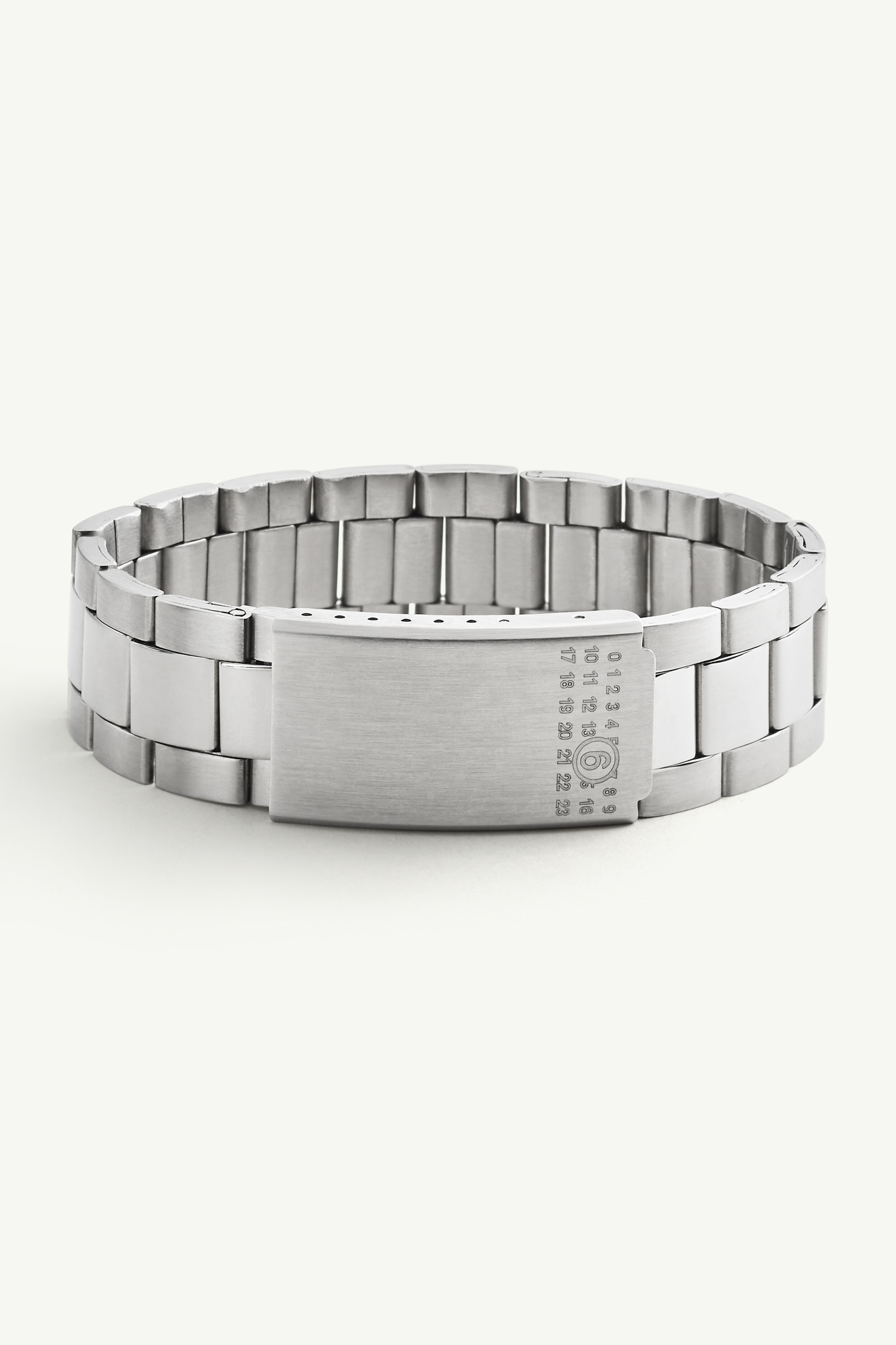 Numeric plaque bracelet