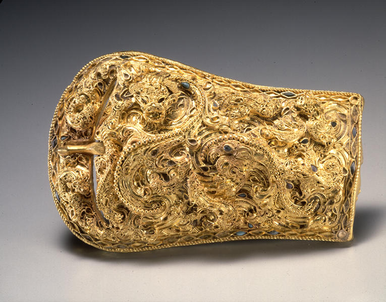 帯鉤 - MIHO MUSEUM