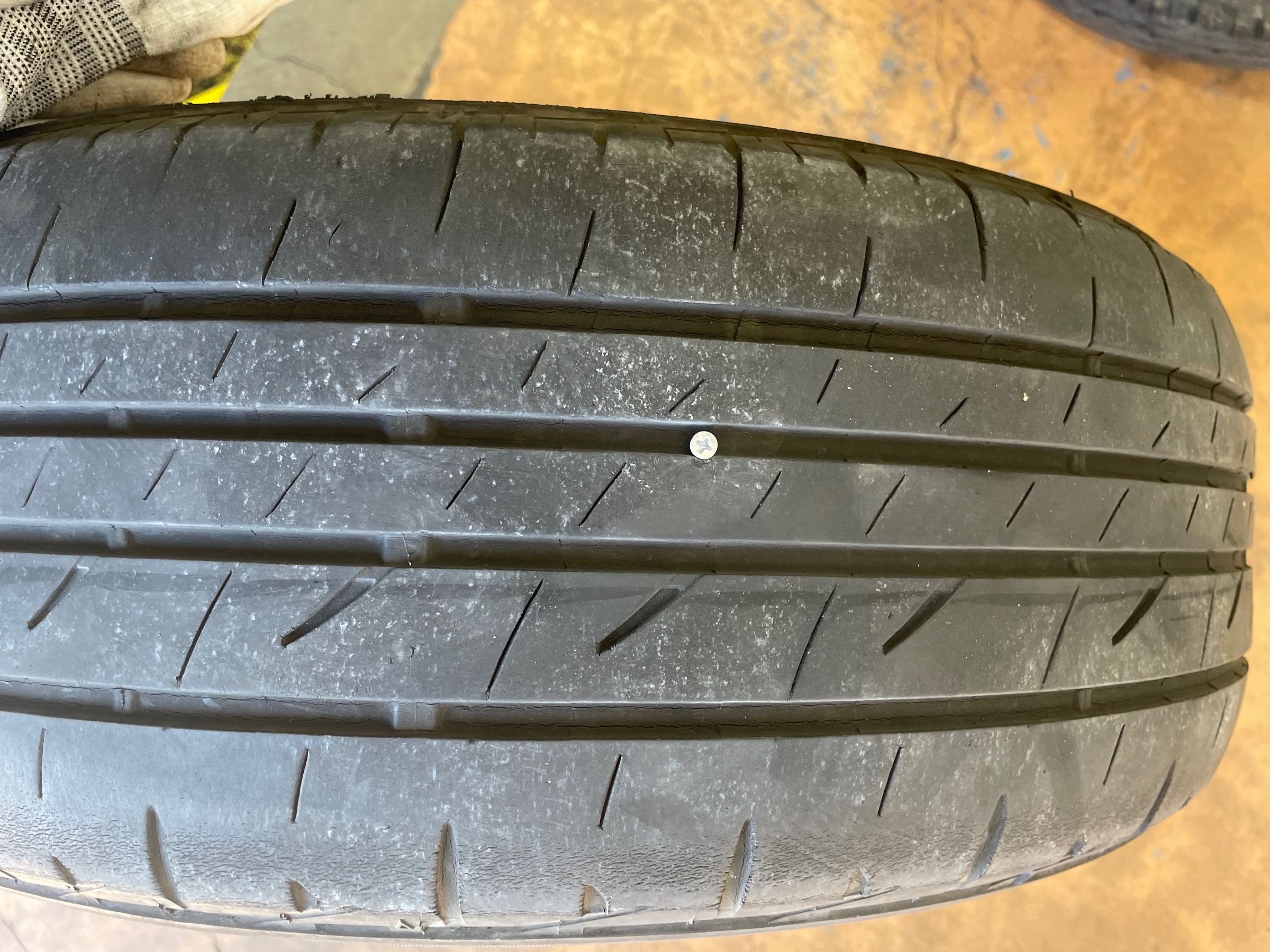 パンク修理不可でした。゜(´∩ω∩｀)゜。 | タイヤ | スタッフ日記