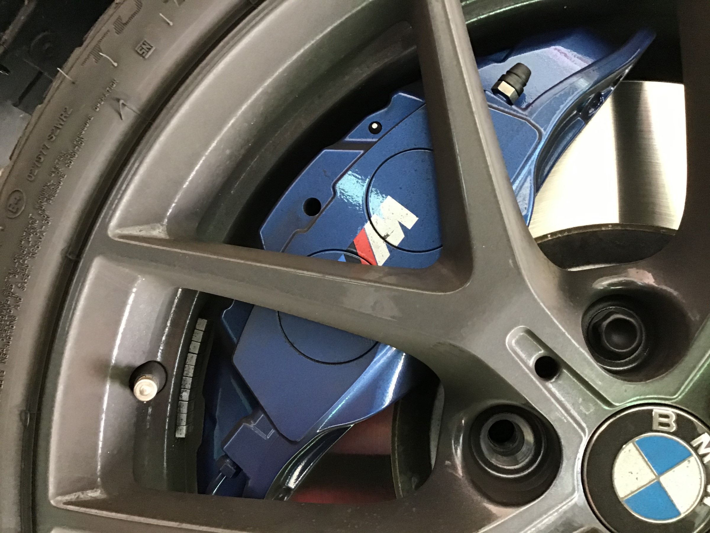 青のキャリパー』 | BMW | スタッフ日記 | ミスタータイヤマン 多治見