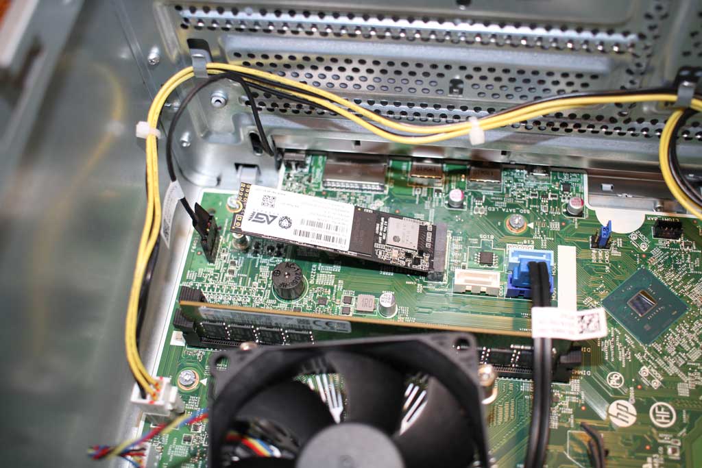 hp Pavilion Desktop 590に増設したm.2 SSDにWindows10をクリーン