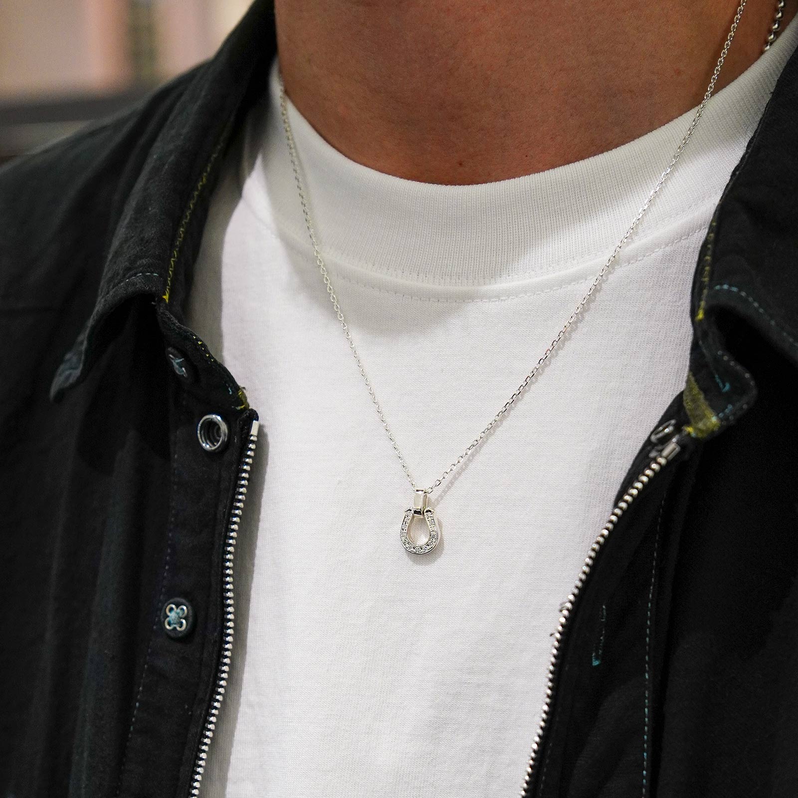 SYMPATHY OF SOUL（シンパシーオブソウル） Medium Horseshoe Pendant