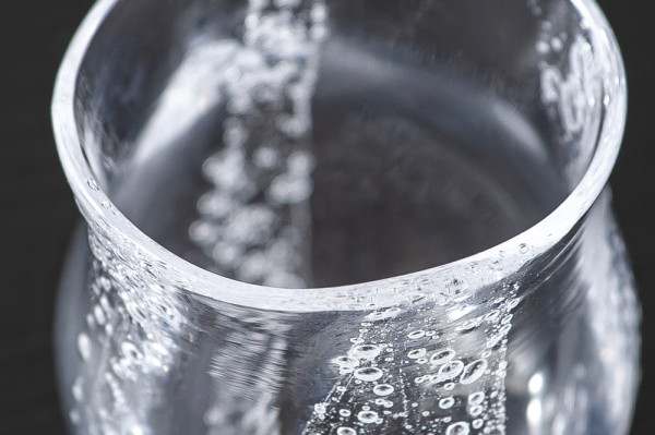 サラツギ｜ガラス酒器 お猪口 気泡波模様