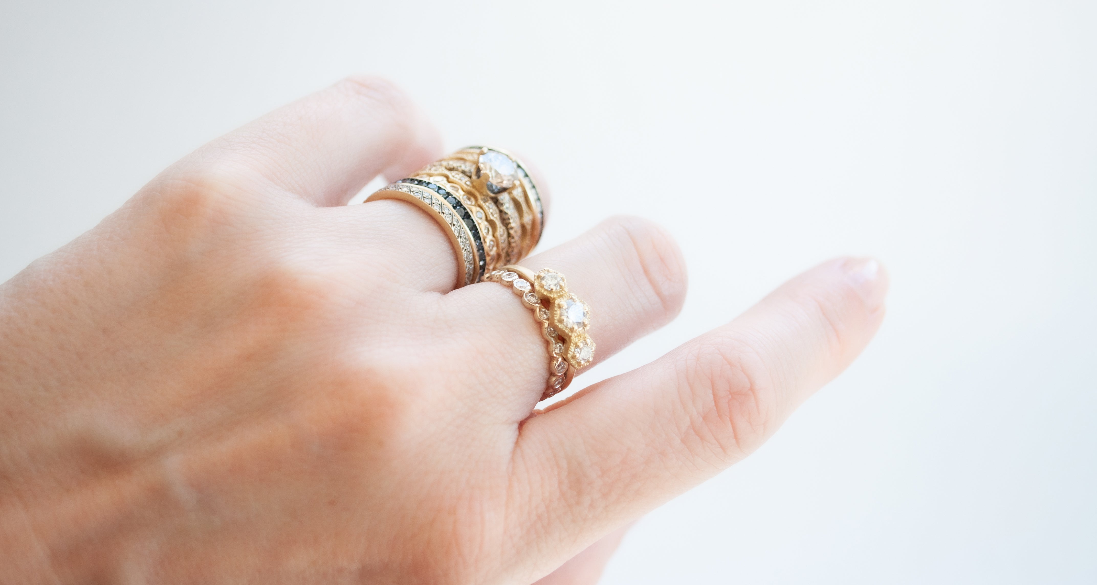 SATOMI KAWAKITA IN OAKLAND – ESQUELETO