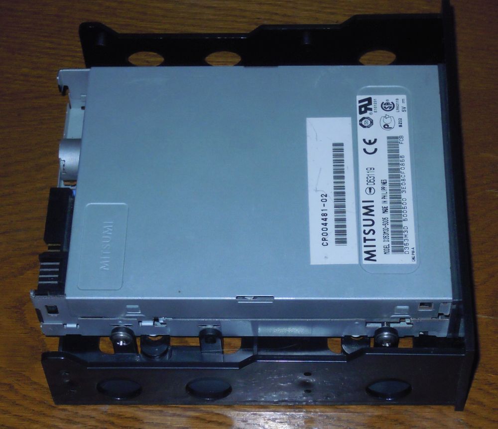 Mitsumi のフロッピーディスクドライブを装着1（途中） - Sibainu