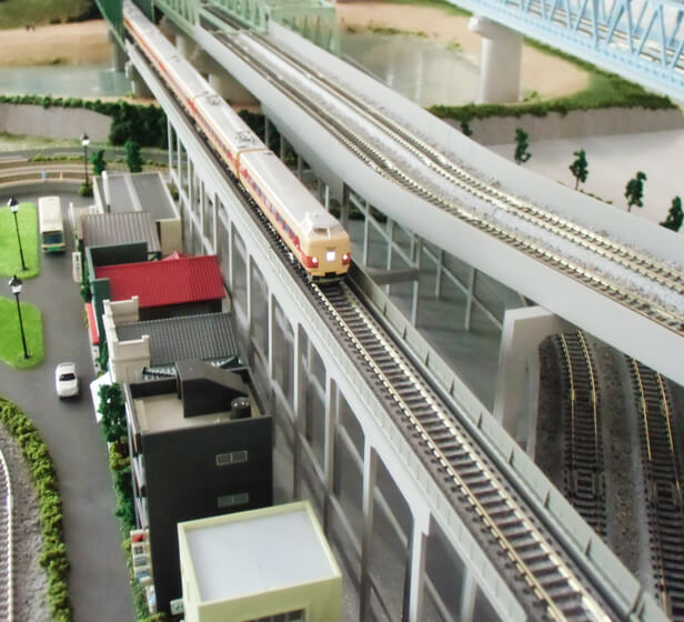 鉄道ジオラマ館 | 「健康」と「心地良い思いの漂う空間」サンフラワー