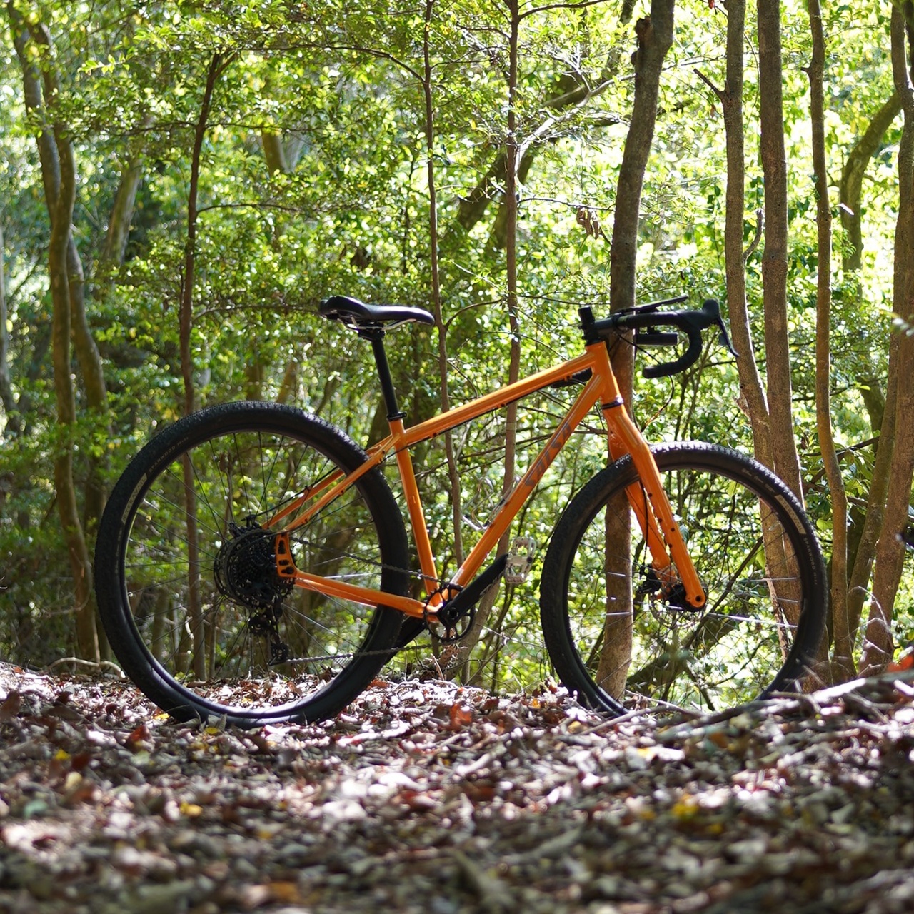 BLOG 【STAFF BIKE】裏山と裏山をつなぐ地味冒険のためのドロップバー