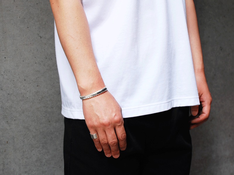 W side studs bangle/narrow/END（エンド） - DEFI - シルバー