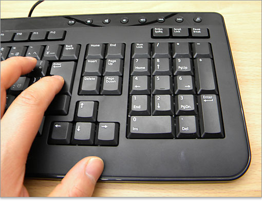 XPS8300ユーザーパソ兄さん。DELL XPS 8300 詳細レビュー、キーボード紹介