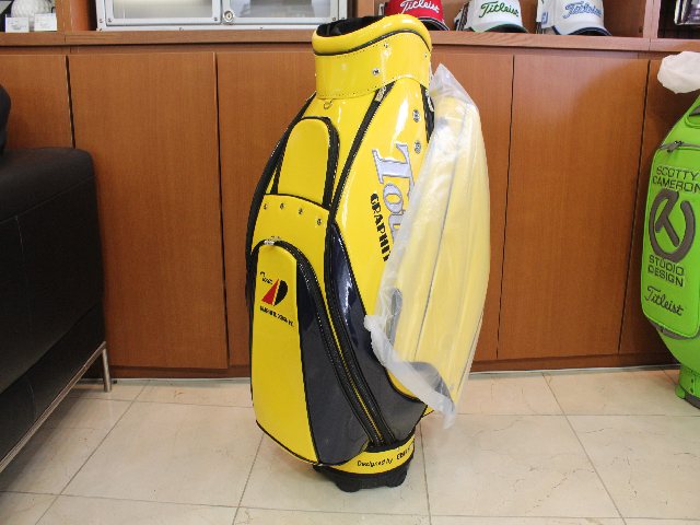 ツアーAD キャディバッグ イエロー グラファイトデザイン(GRAPHITE