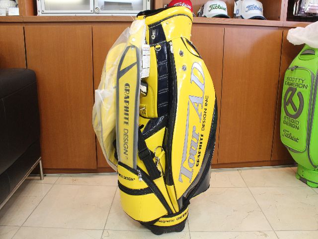 ツアーAD キャディバッグ イエロー グラファイトデザイン(GRAPHITE