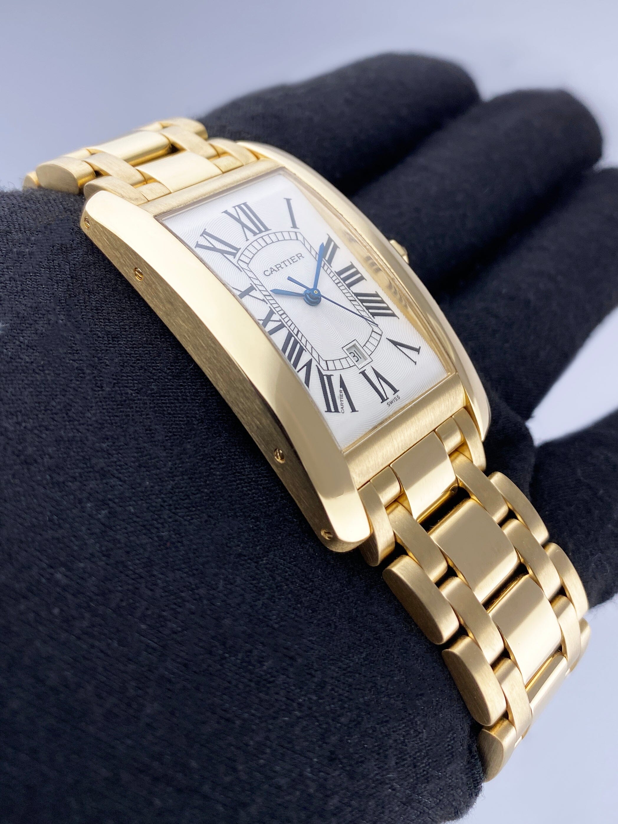 Cartier Tank Americaine Large W26031K2 18K Yellow Gold Mens Watch