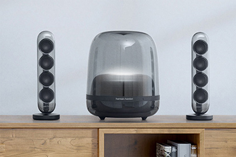 Harman Kardon、透明ドームデザインの2.1chスピーカー「SoundSticks 4