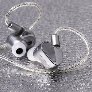 TANCHJIM、4段階の低音調整機能付きイヤホン「4U」。独自開発