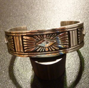 ナバホ Leonard・Nez レオナルド・ネズ オーバレイ サンバースト バングル