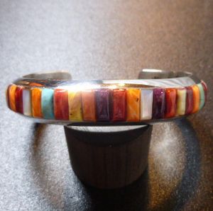 Navajo CP刻印マルチカラーストーンバングル