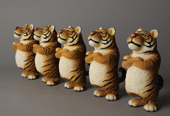 干支指人形 寅/朝隈 俊男