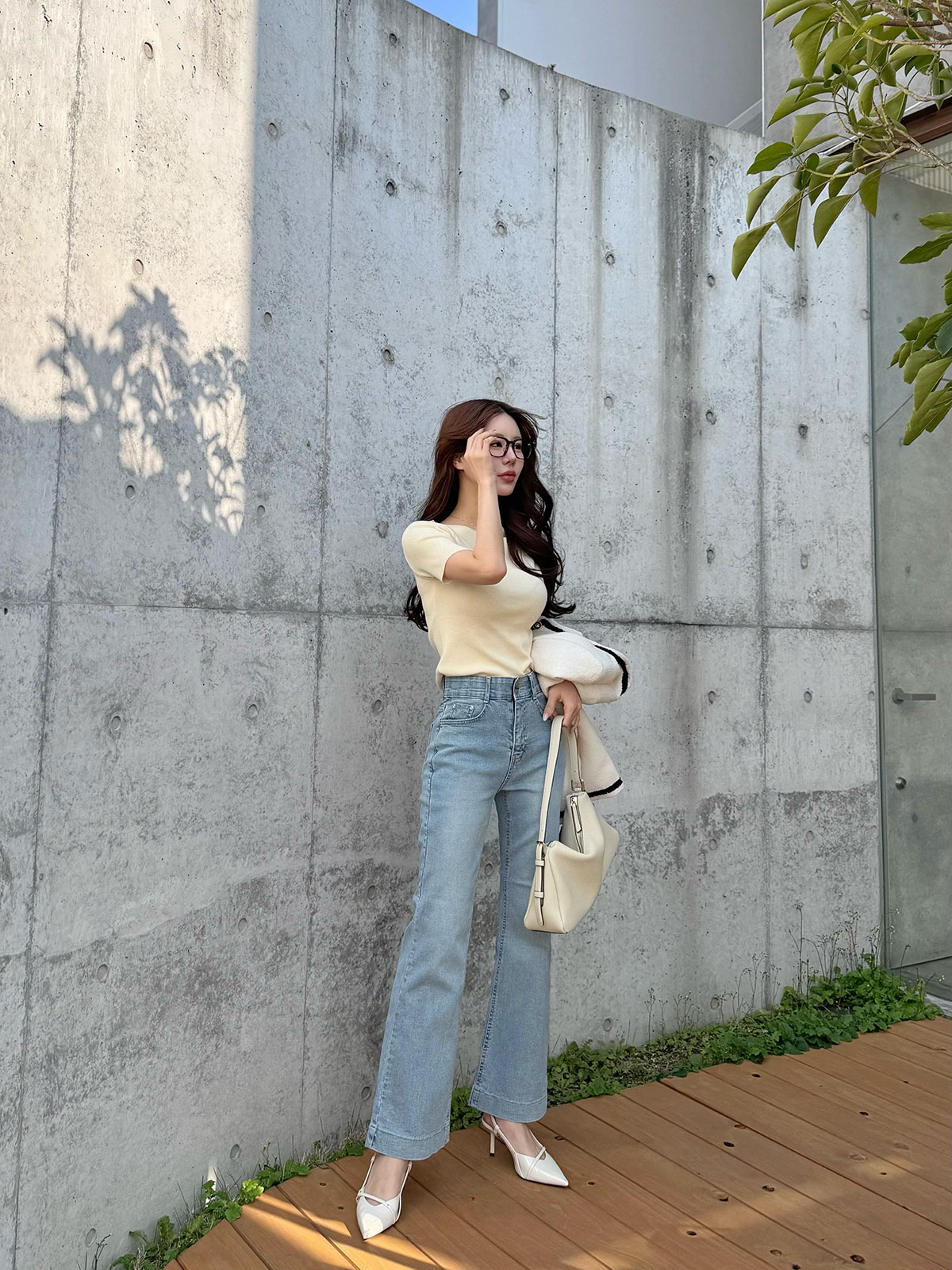 クン ステッチヘムストレートフレアデニム カラー:ライトブルーデニム